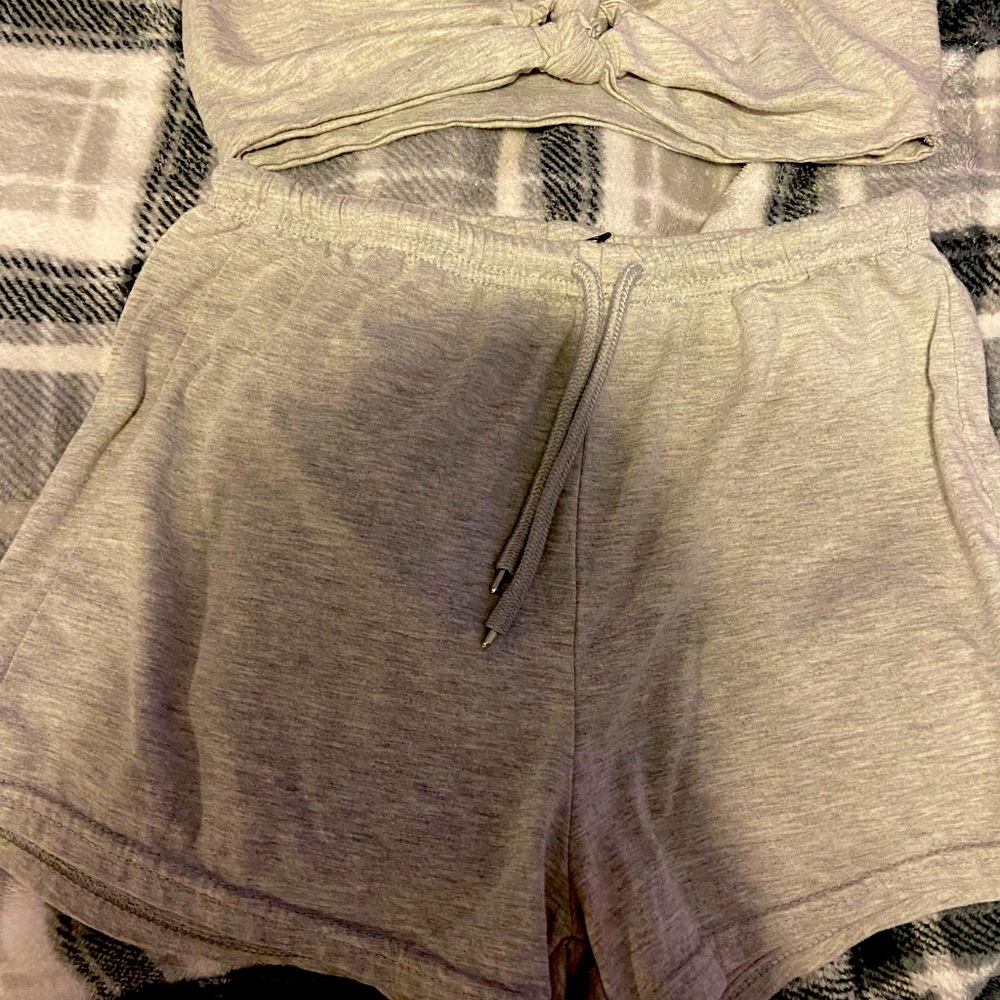 Cute grey outfit very comfortable and soft size small